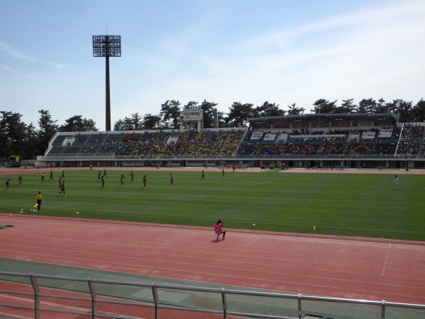 強風で広告看板撤去